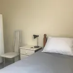 Single Bedroom In 2 Bedroom Bradbury Court Apartment Home-Share With Landlord