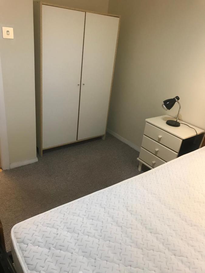 Single Bedroom In 2 Bedroom Bradbury Court Apartment Home-Share With Landlord Belfast